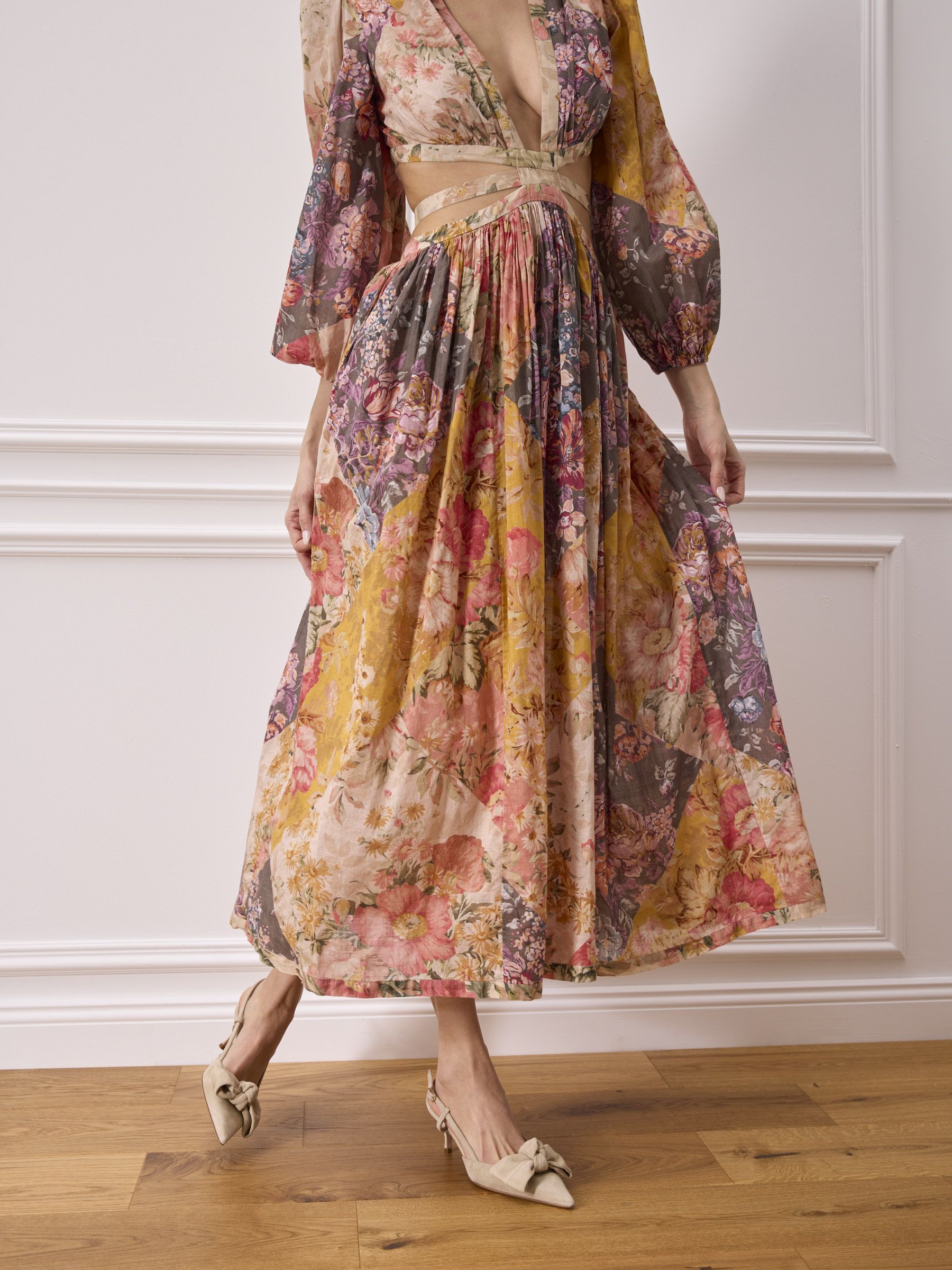 VANI Veloursleder Beige, Kleid, Formelle Kleidung, Abendkleid, Person, Frau