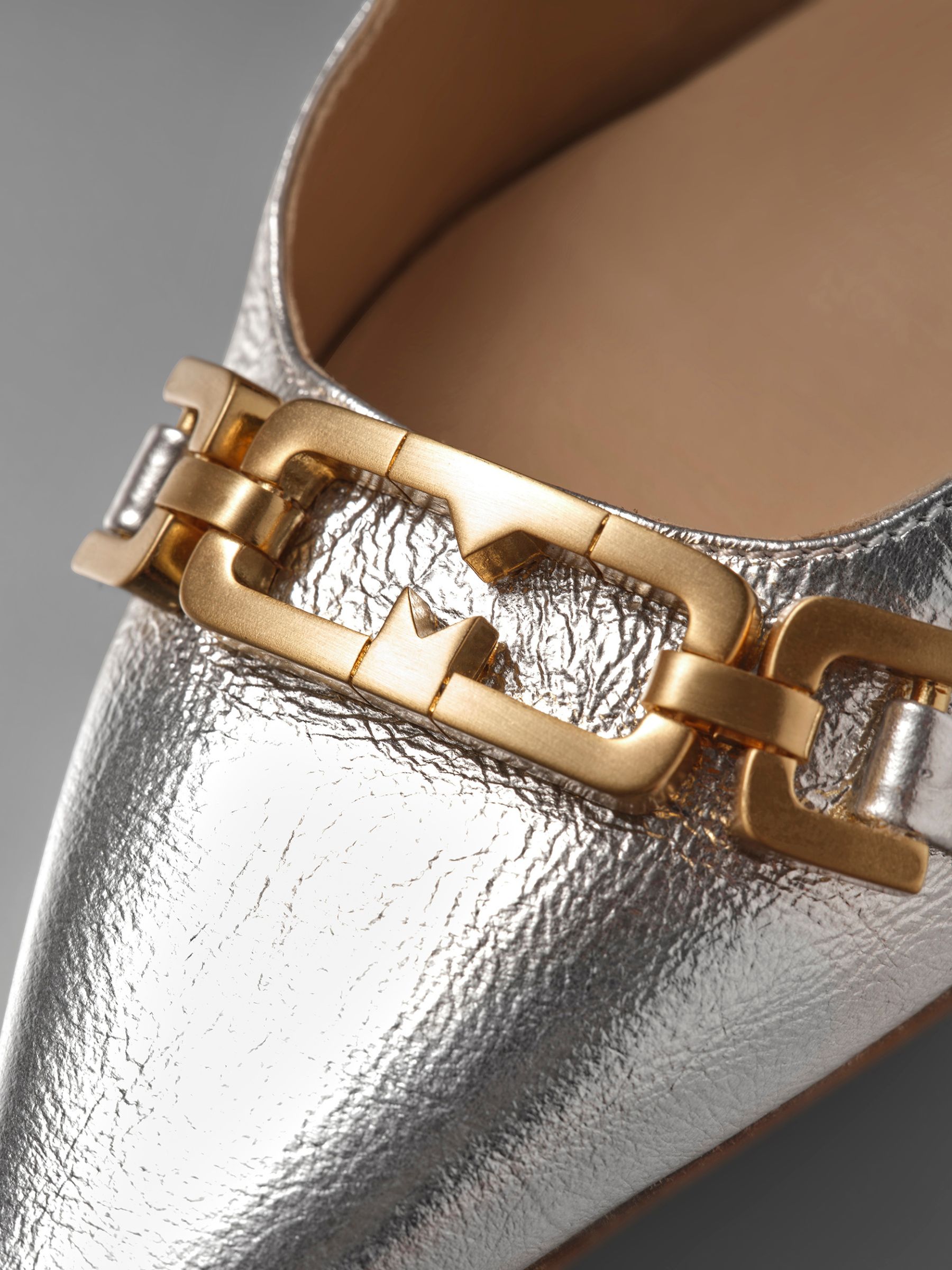 Pumps-silber-30mm-TMC220M-0036-0145-Thea-Mika_P2_BM TMC220M-0036-0145, Zubehor, Schnalle, Tasche, Handtasche