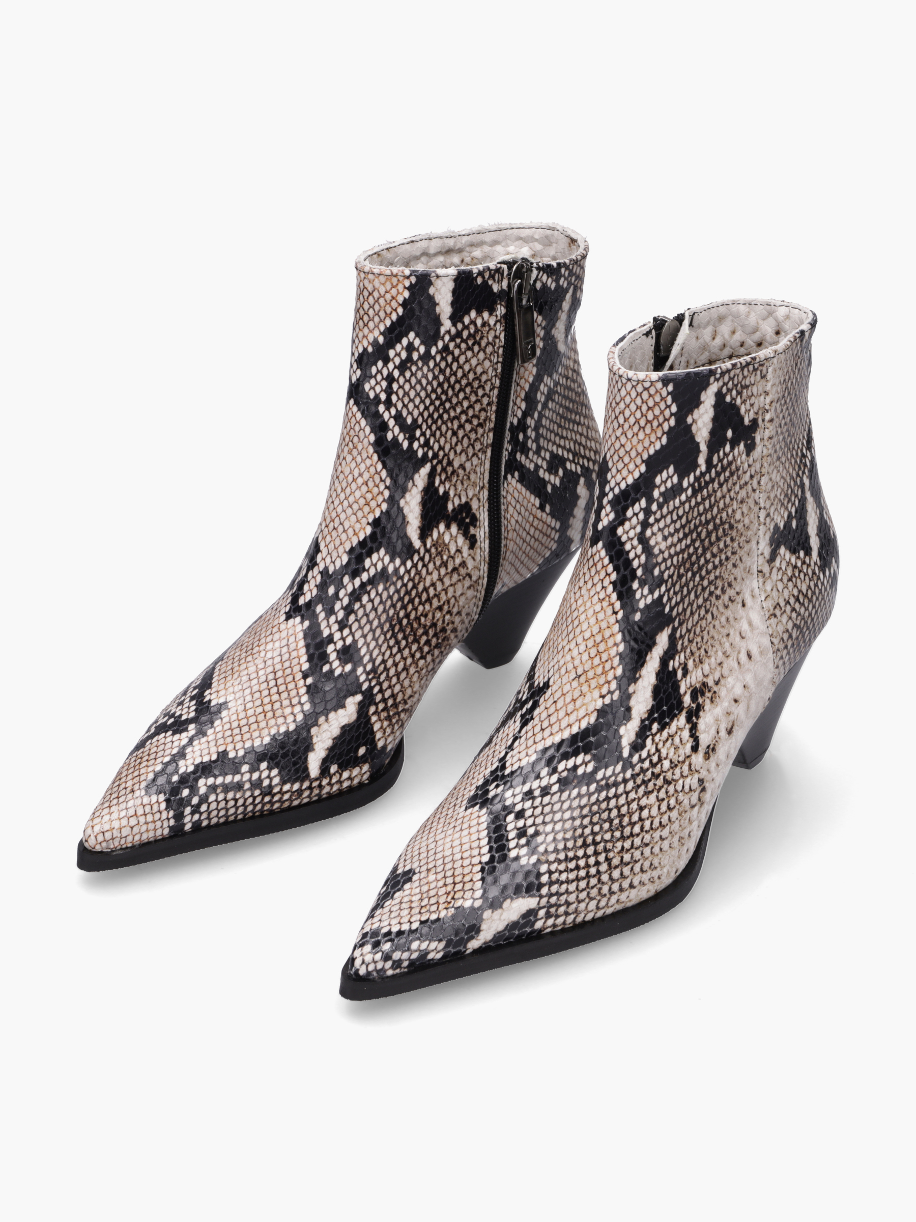 Bekleidung, Schuhwerk, Schuh
