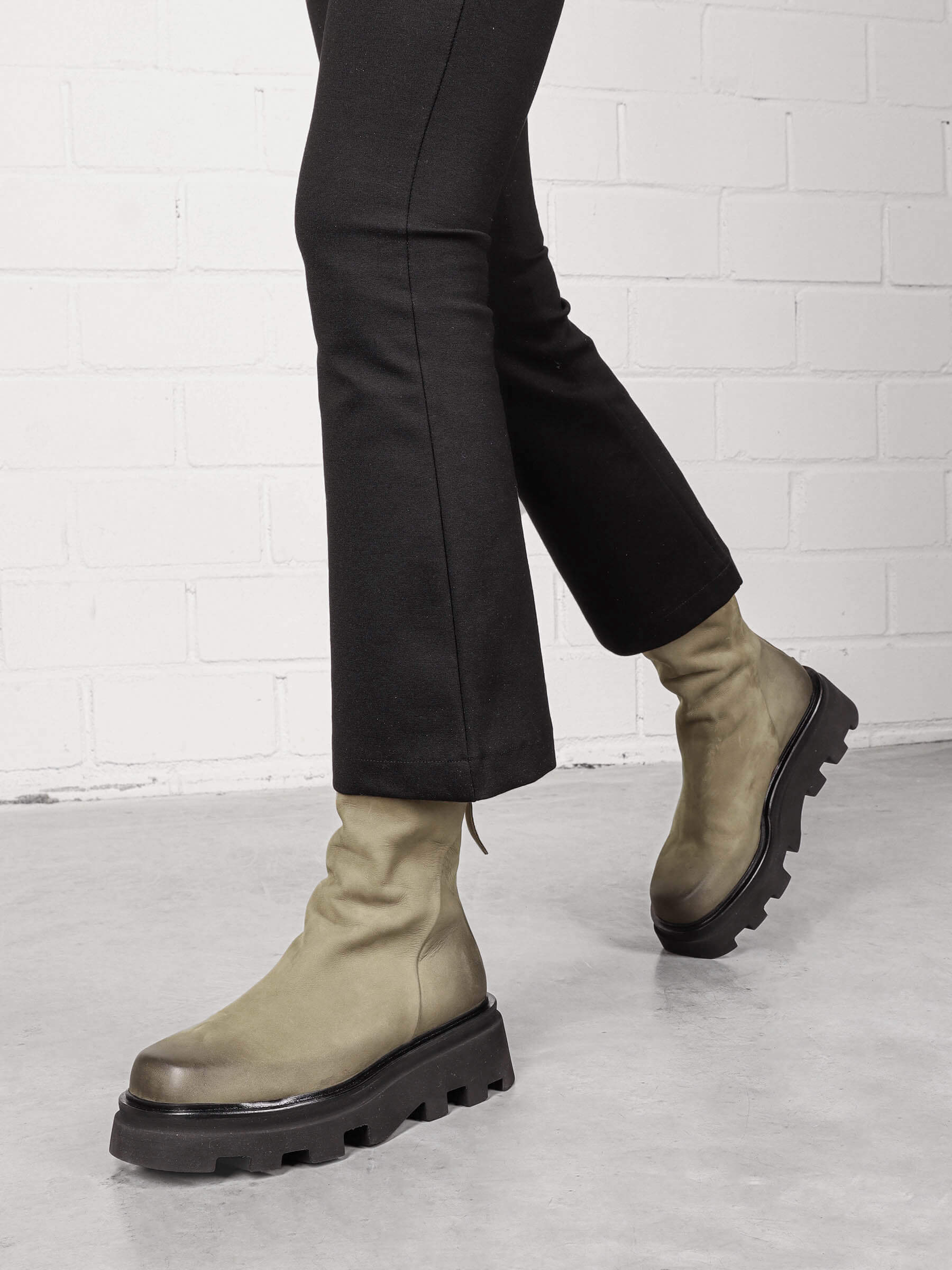 Plateau Boots kaki, Schuhwerk, Schuh, Mantel, Sneaker, Person