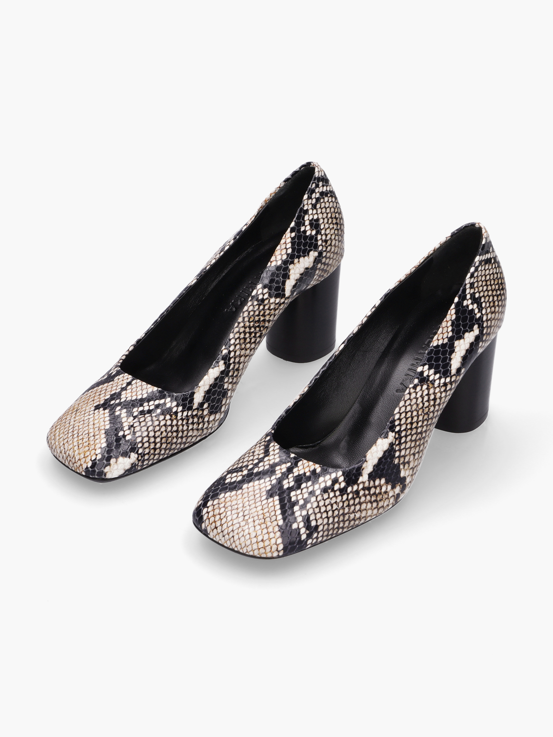 Bekleidung, Schuhwerk, Schuh, Hoher Absatz