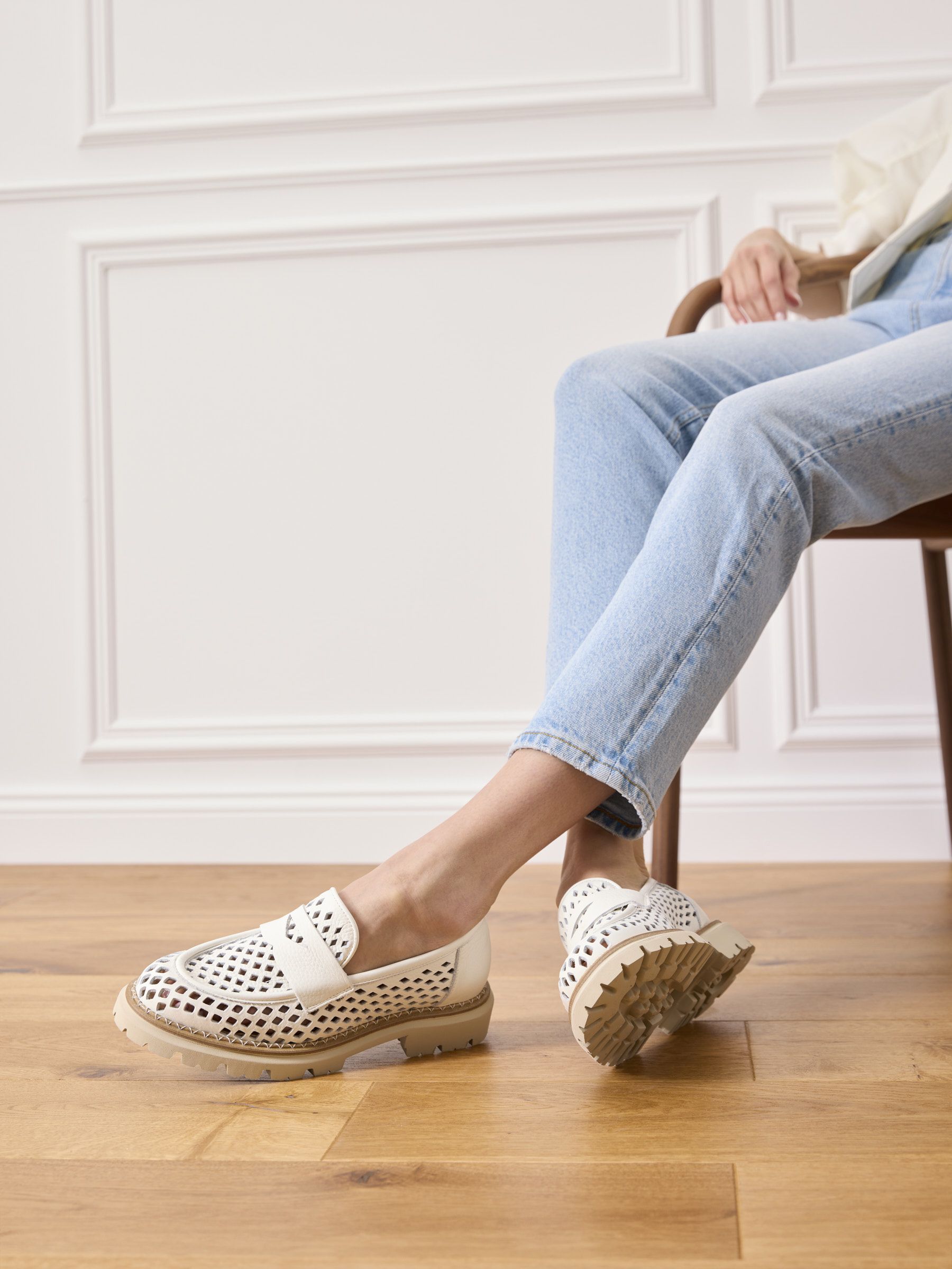 CHIRA Glattleder Weiß, Schuhwerk, Schuh, Sneaker, Hoher Absatz, Person