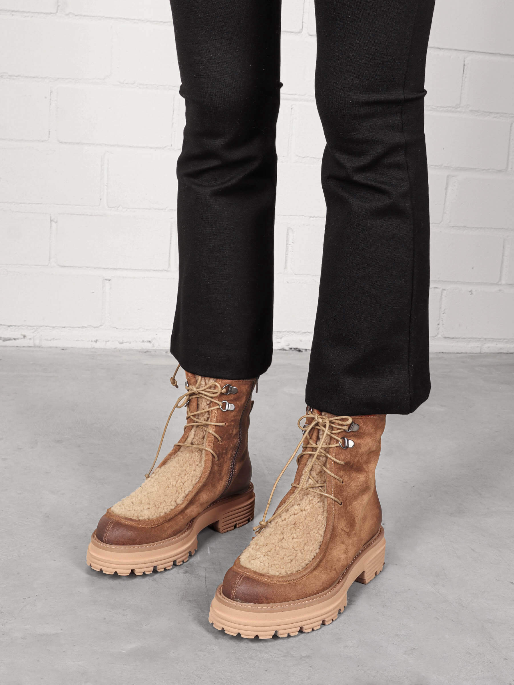 Lammfell Stiefeletten camel