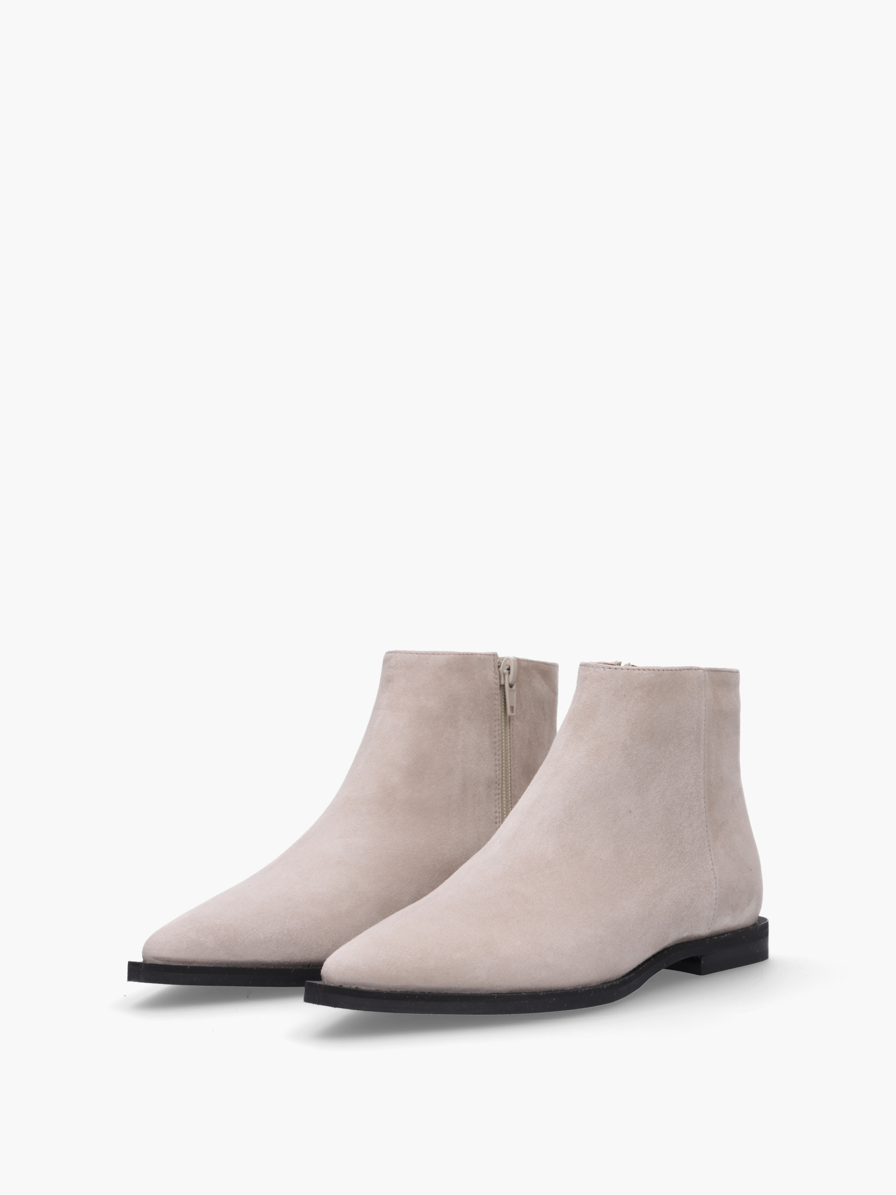 MIOKI-Veloursleder-Hellgrau-TM9140F-0010-0005-Thea-Mika_2_BM Schuhwerk, Schuh, Wildleder, Turnschuh, Hoher Absatz, Schuhwerk, Schuh, Wildleder, Turnschuh, Hoher Absatz, Schuhwerk, Schuh, Wildleder, Turnschuh, Hoher Absatz, Schuhwerk, Schuh, Wildleder, Turnschuh, Hoher Absatz