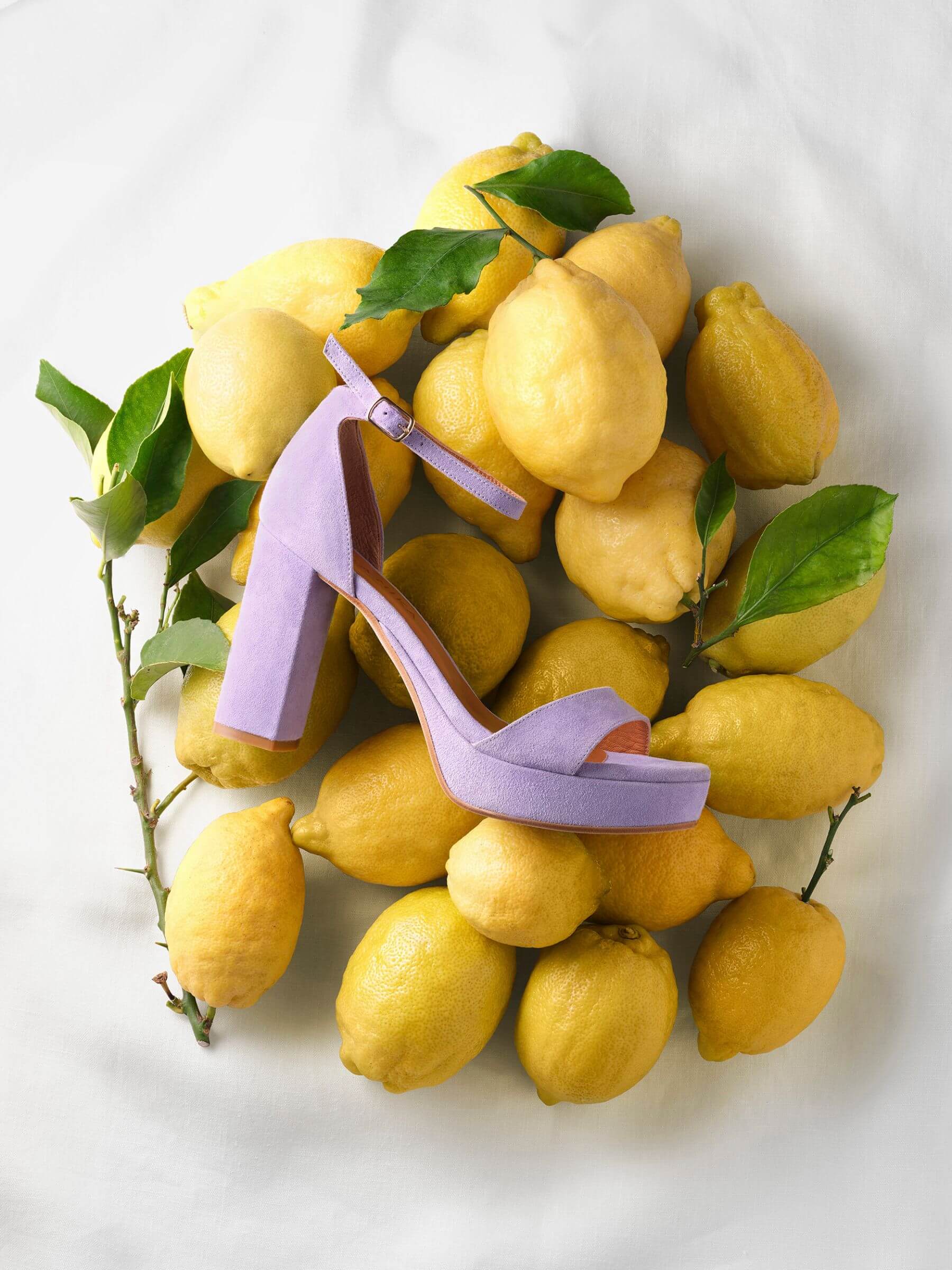 Plateau-Sandalen lila 100 mm, Zitrusfrucht, Obst, Zitrone, Produzieren, Birne