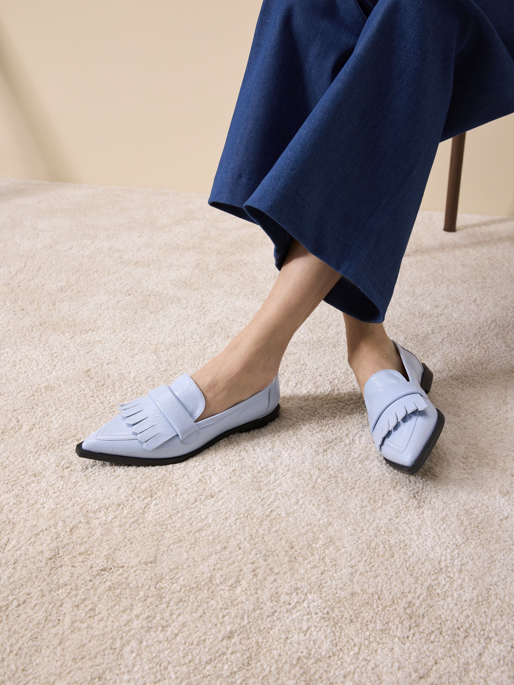 MINEE Lackleder Hellblau, Bekleidung, Schuhwerk, Schuh, Sneaker, Sandale