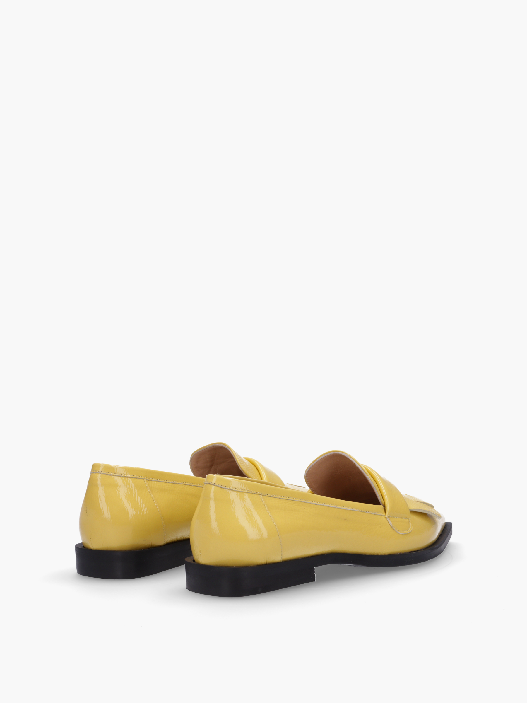 MINEE Lackleder Gelb, Bekleidung, Schuhwerk, Schuh, Sandale