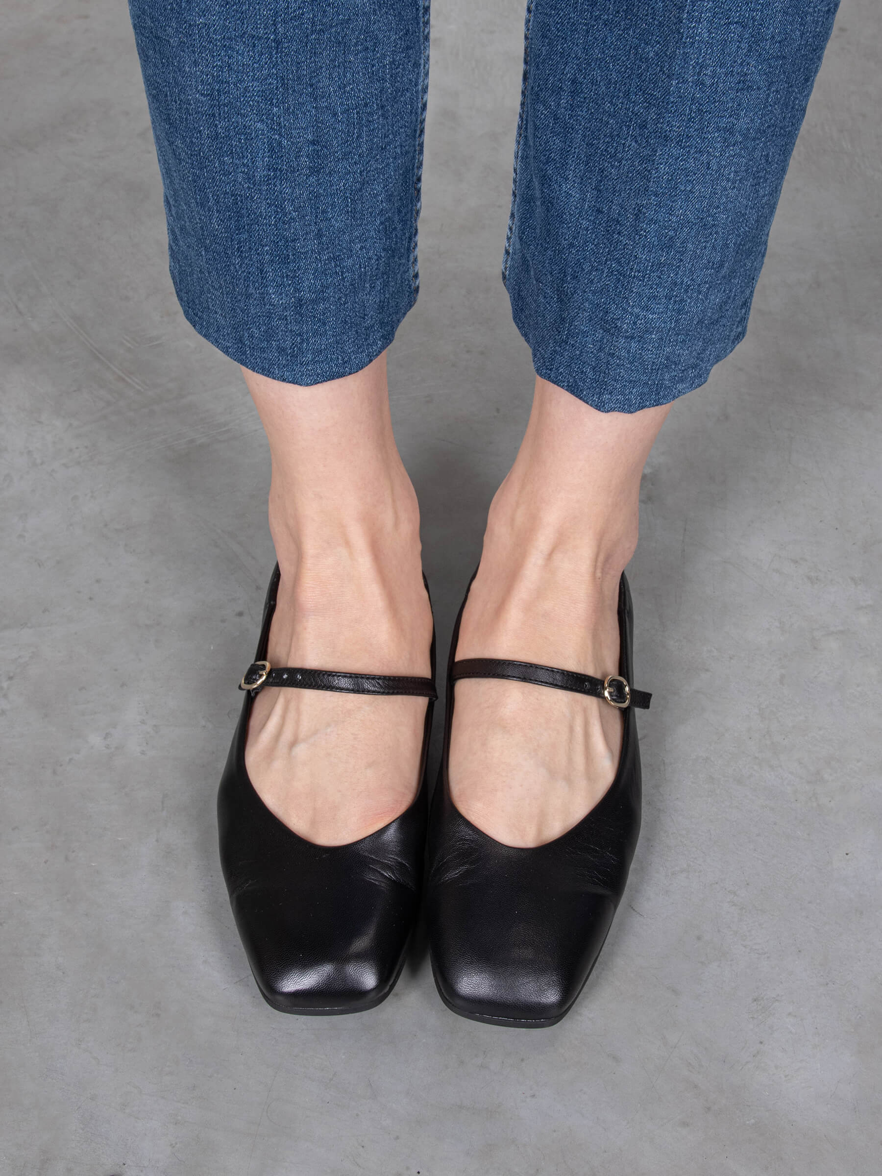 Ballerinas-schwarz-TM09201-0041-0001-Thea-Mika_8_BMKzjs7bNz4loey